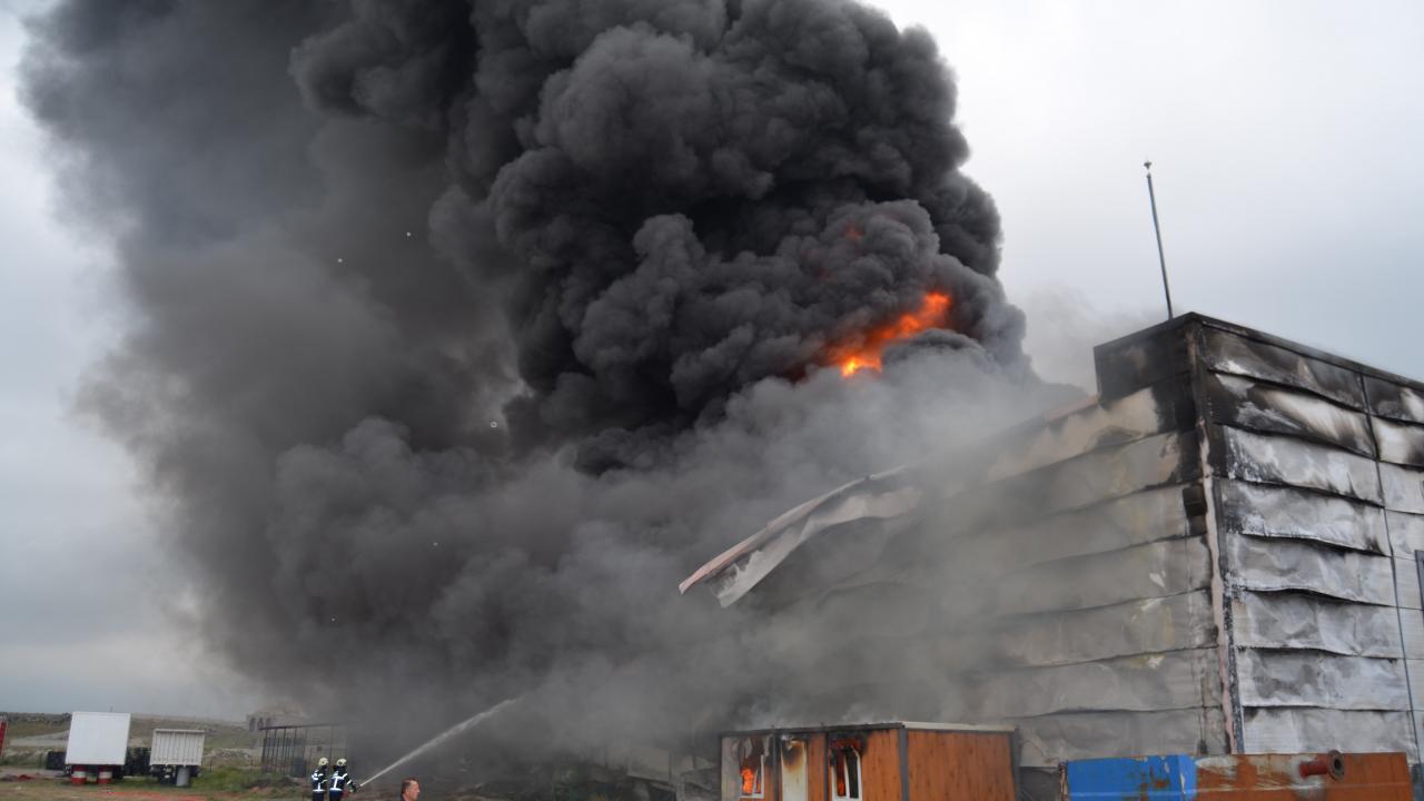 Aksaray’da yağ fabrikasında yangın